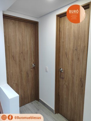 Puerta con marco laterales y cabezal 1.13.jpg